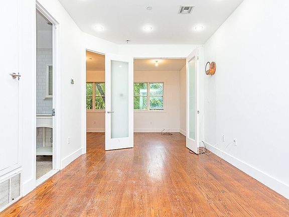 2nd image of 1072 Bergen St #5E
