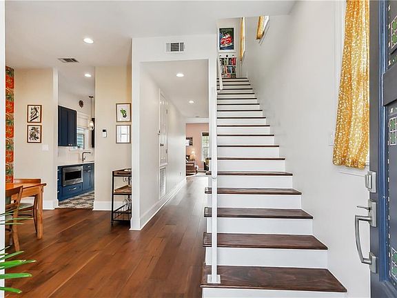 4th image of 3036 Marais St
