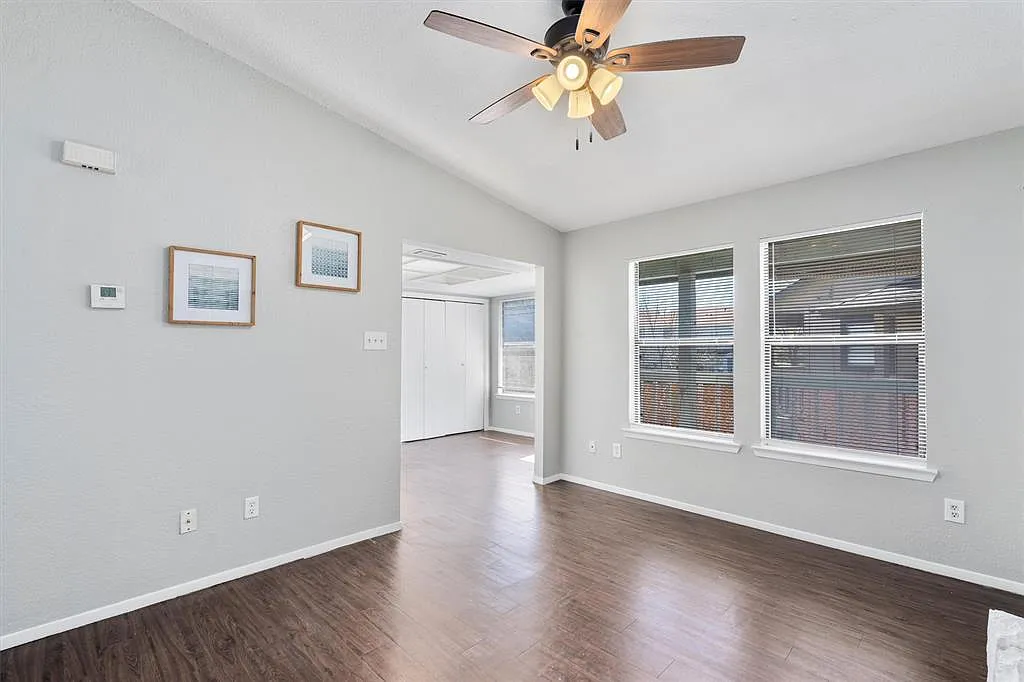 2 bed, 1.5 bath, 800 sqft, $1,295 — Photo 4