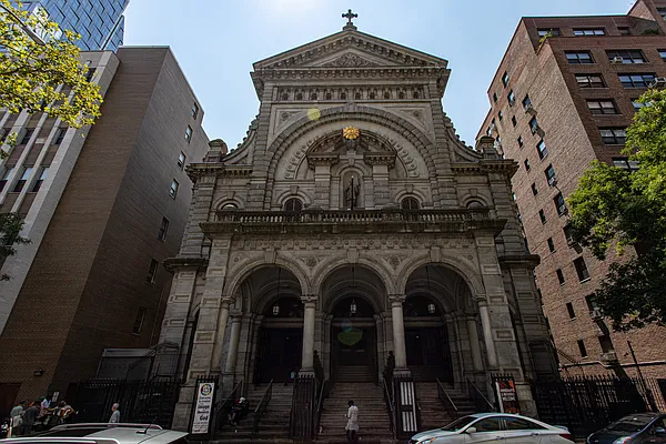 Sold by Compass | media 21