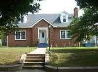 129 Monroe Ave, Lexington, TN 38351