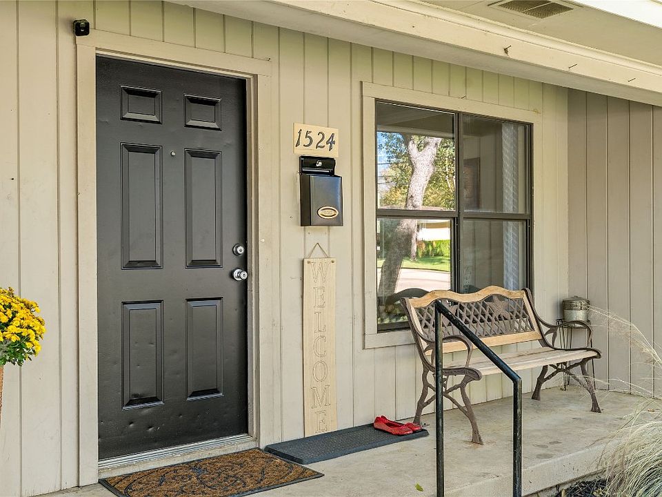 1st image of 1524 Larkspur Dr