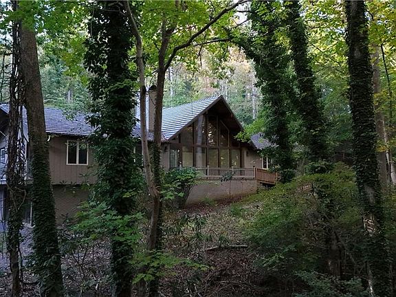 2nd image of 717 Greenhill Rd