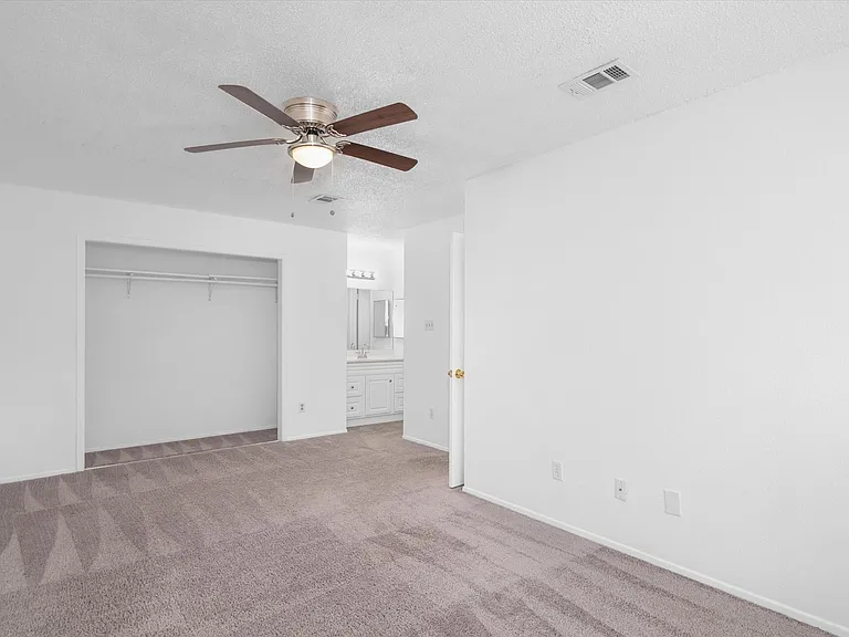 1015 E Yager Ln #79 — Photo 15