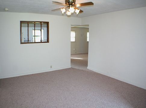 4th image of 2331 N Lynnwood Dr