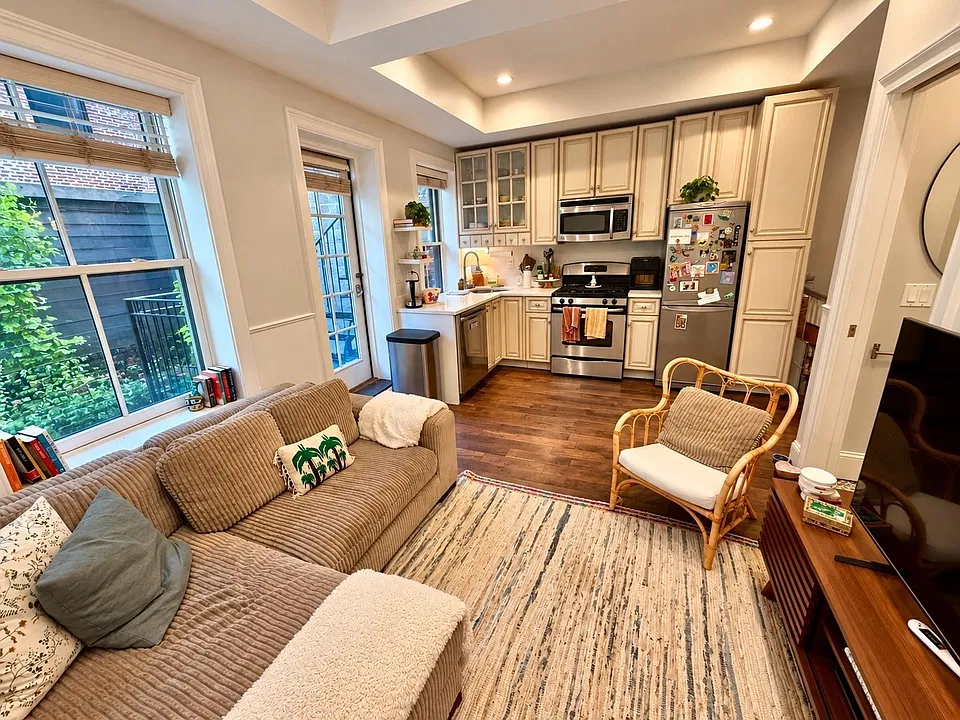 12 Grove St #1