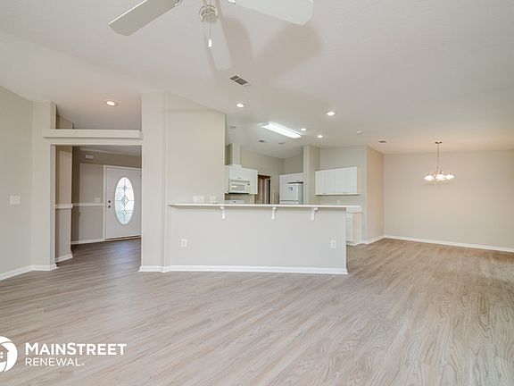 3rd image of 2516 Jeannin Dr