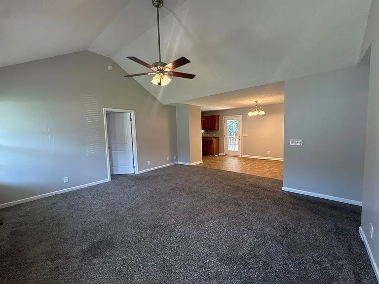479 Indian Springs Cir — Photo 5
