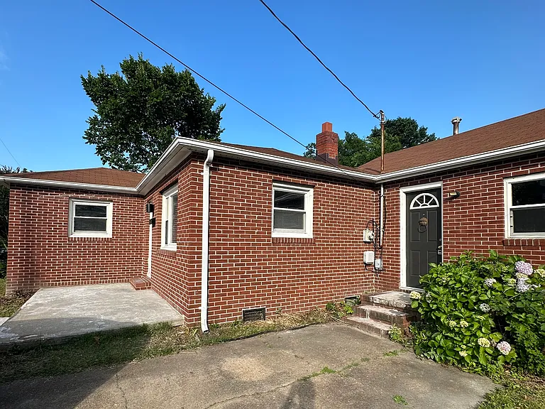 204 Clay St #B — Photo 8