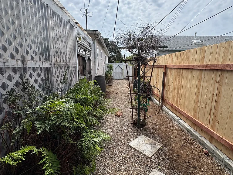 606 Spruce St — Photo 34