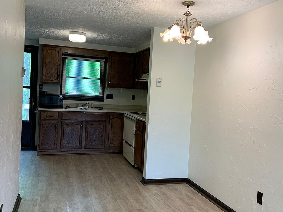 2nd image of 60429 Apache Rd APT 1