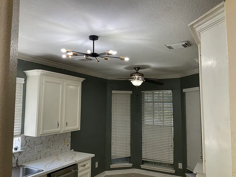 10610 Mills Way — Photo 8