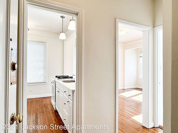 3rd image of 2351 Jackson St APT 6