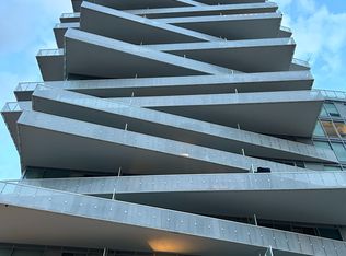 15 Queens Quay E #718-1, Toronto, ON M5E 0A4