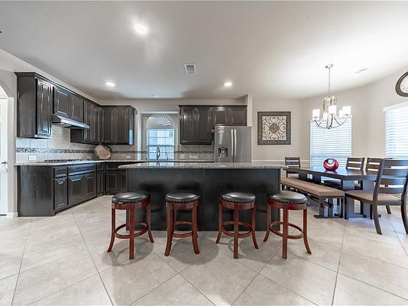 4th image of 424 Shadow Creek Dr