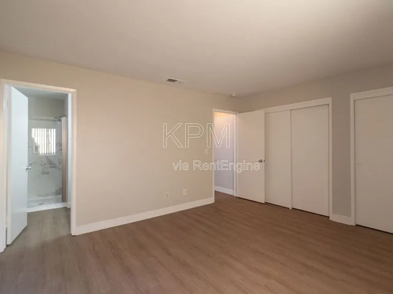 Stamford Court Apartments — Photo 16