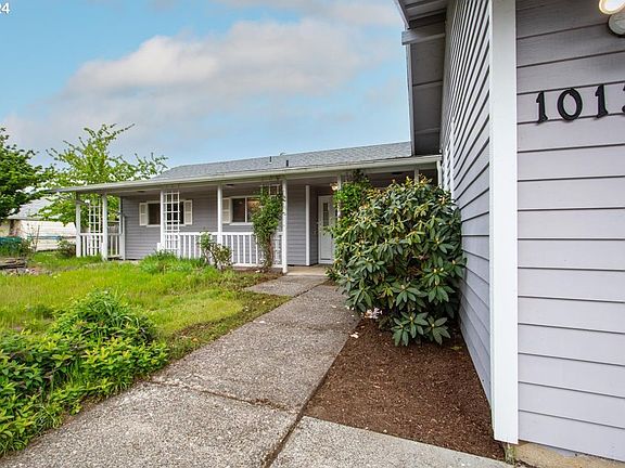 2nd image of 1013 SE 125th Ave