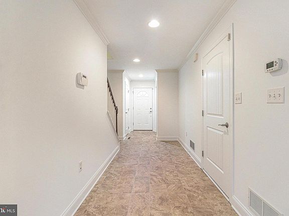 4th image of 829 Spring Rock Ct