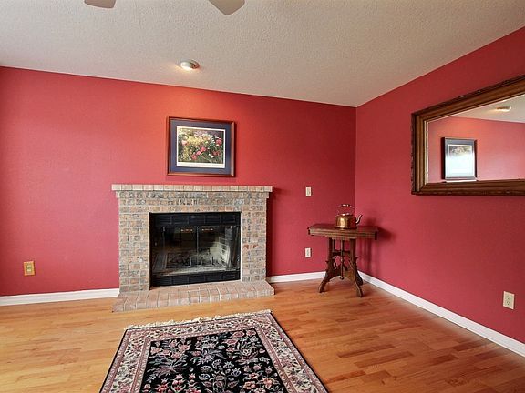 4th image of 14718 22nd Ave E