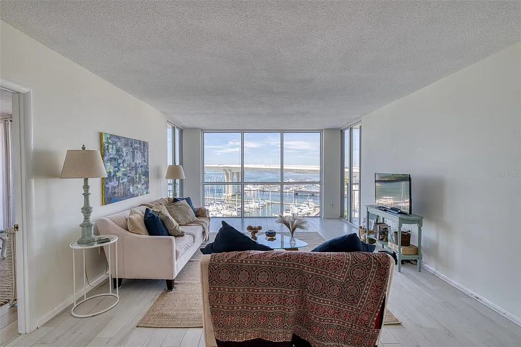 2 bed, 2.0 bath, 1269 sqft, $3,500 — Photo 2