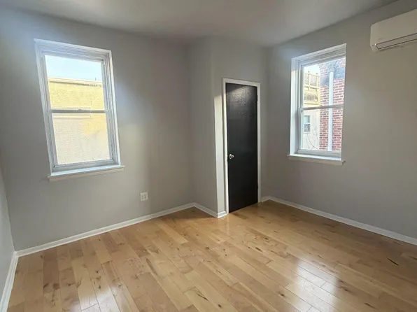 975 N Lawrence St APT C, Philadelphia, PA 19123