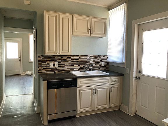 2nd image of 2228 5th St NE APT 1