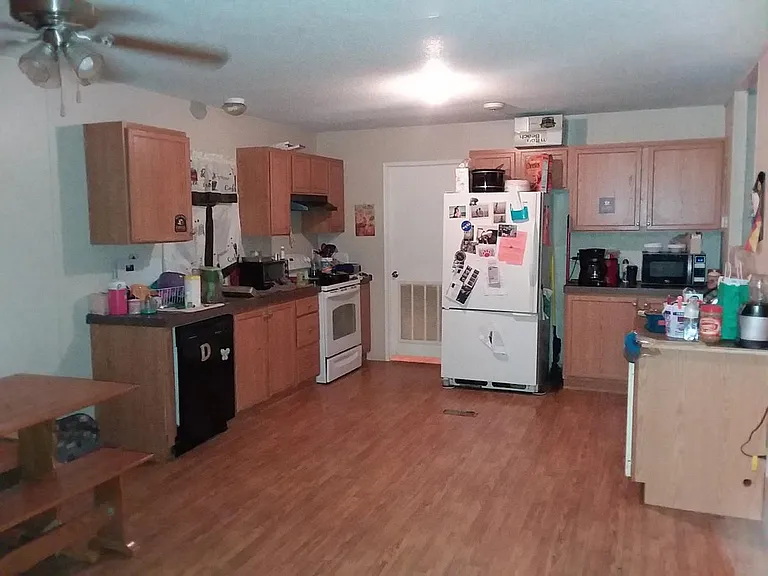 302 Opal Cir — Photo 8