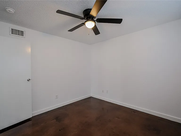 6641 Rhine Dr #B — Photo 15