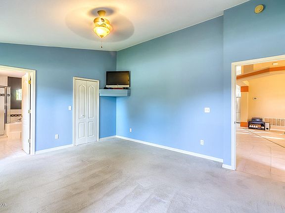 5th image of 5990 Shady Creek Ln