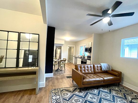 4th image of 4030 Graceland Ave