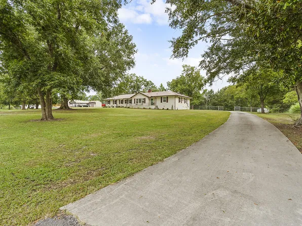 111 Vernon Smith Rd, Hodges, SC 29653