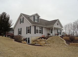 242 Council Fire Cir, Galena, IL 61036