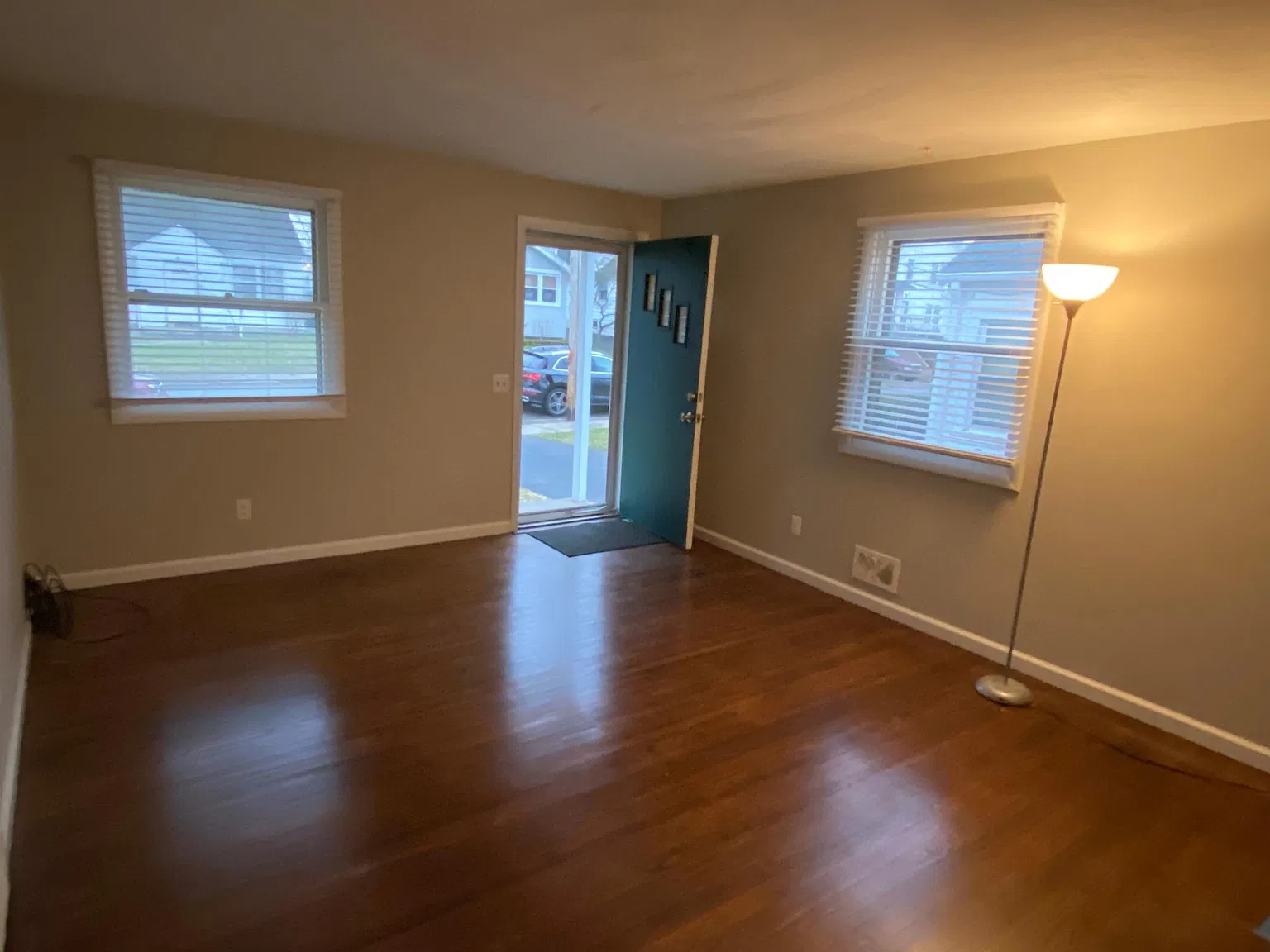317 Cedar Pl — Photo 2