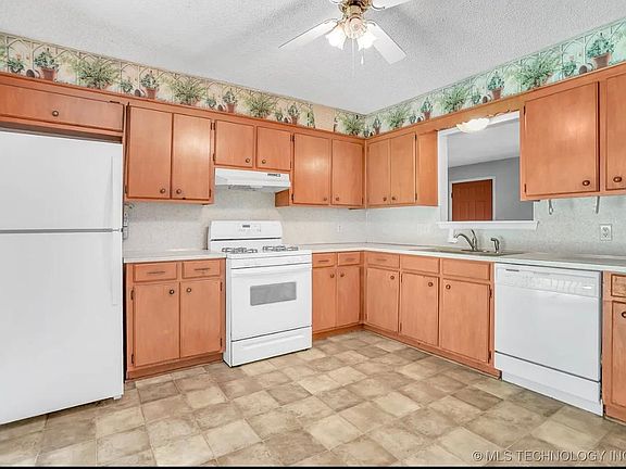 3rd image of 18 Linda St