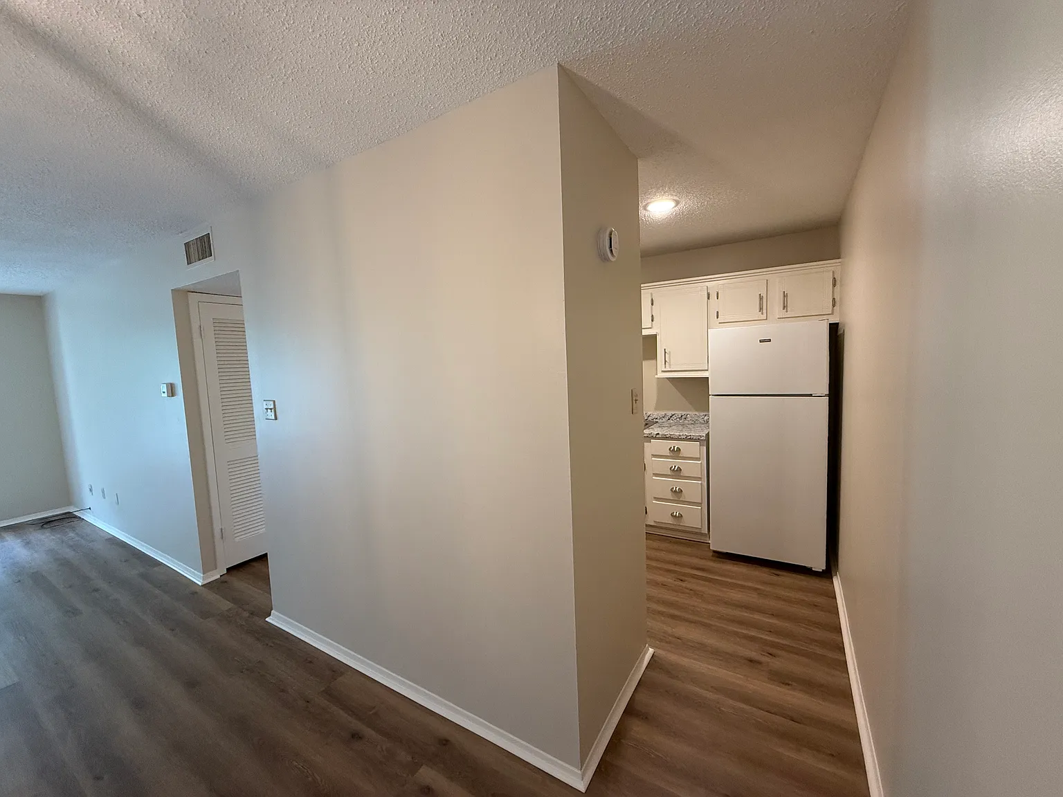 2 bed, 900 sqft, $875 — Photo 4