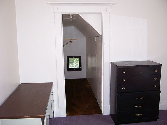 3rd image of 806 E Kingsley St #1