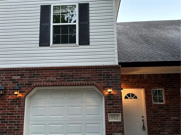 912 S Wood Ave, Fayetteville, AR 72701