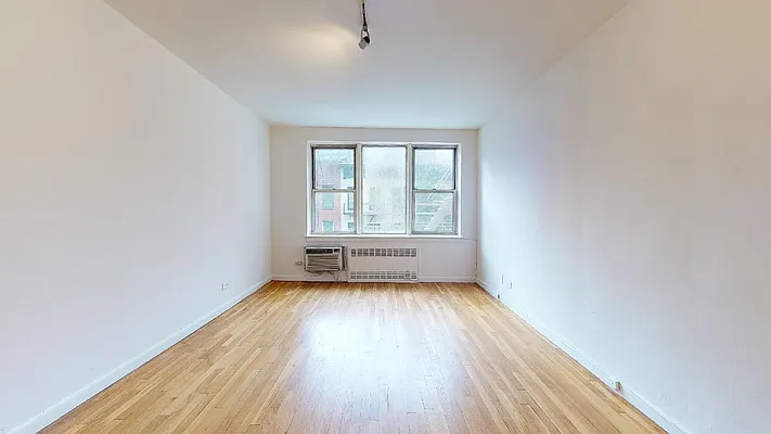 Rented by Bond New York | media 7