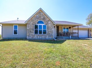 15362 Warren Rd, Maple Hill, KS 66507