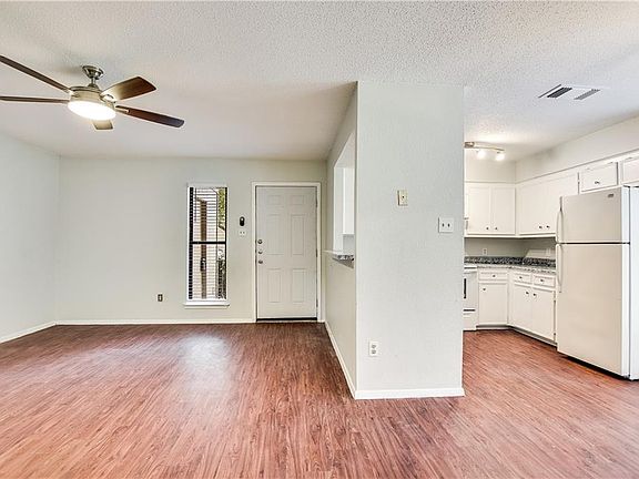 3rd image of 10616 Mellow Mdws APT 21A