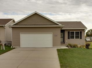 5820 Summerland Dr, Waterloo, IA 50701