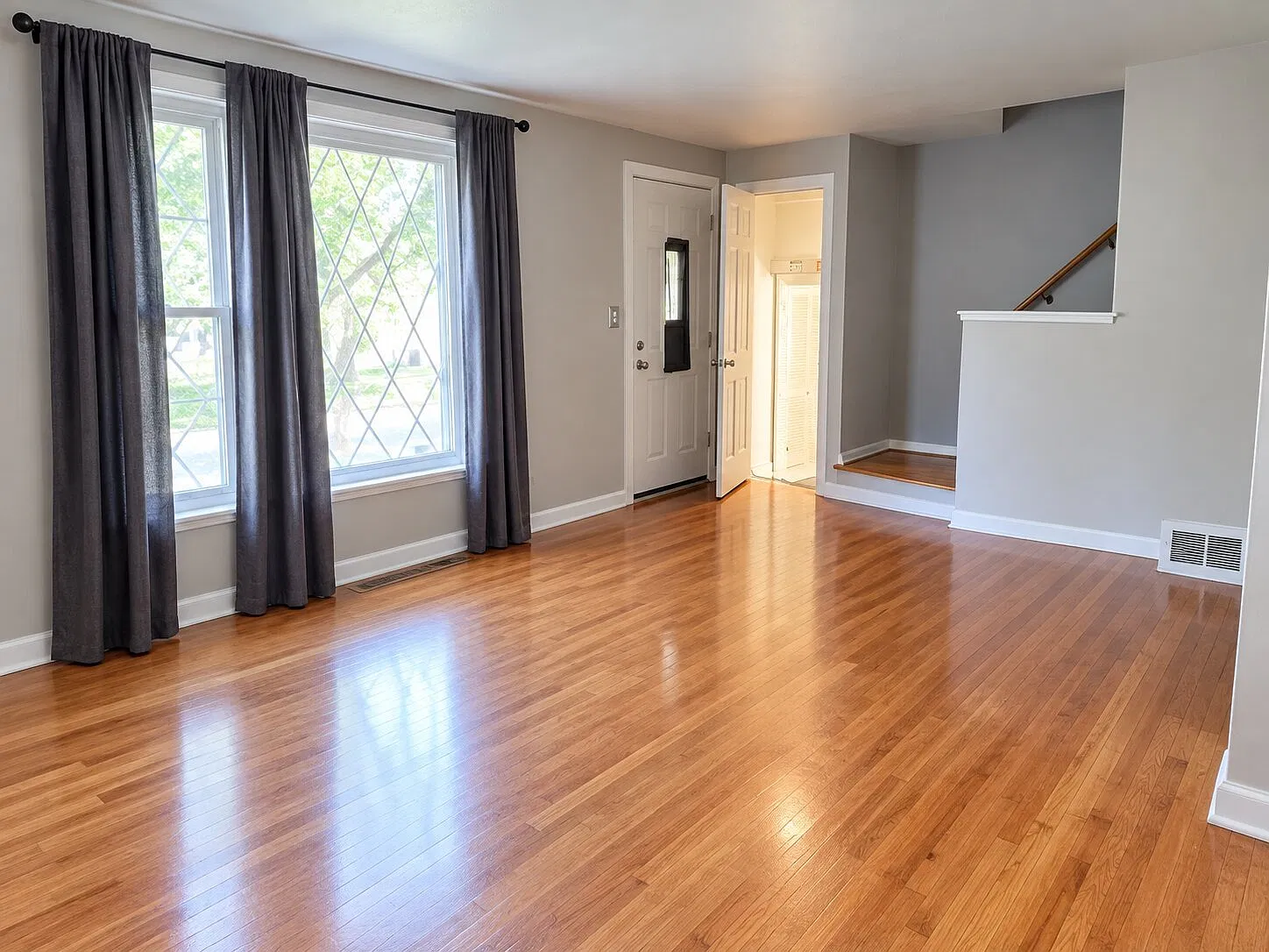19316 Shakerwood Rd. Warrensville Heights, OH 44122 — Photo 2