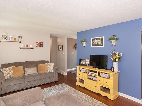 3rd image of 401 Lincoln St NE