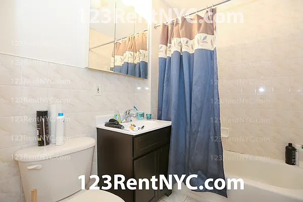 Rented by Chartwell Manhattan Realty | media 3