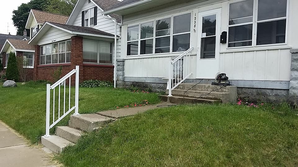 1st image of 1228 Joosten St SW