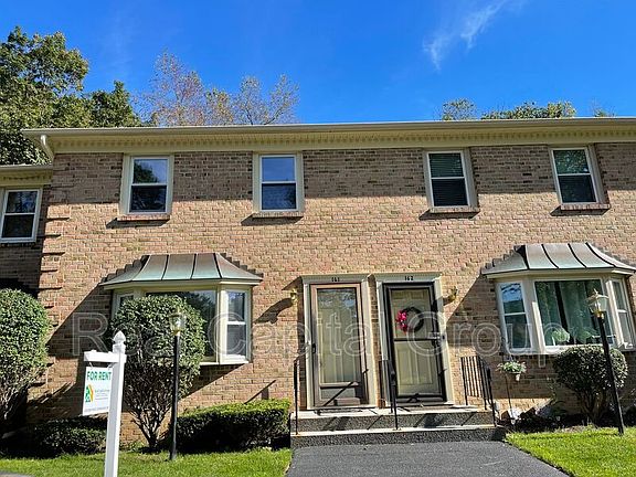 2nd image of 161 Williamsburg Ct
