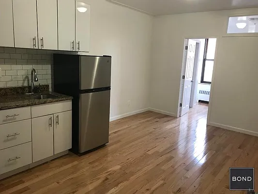 Rented by Bond New York | media 19