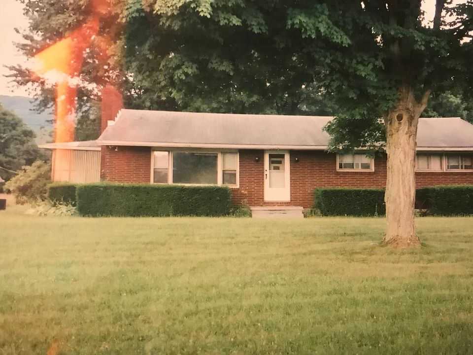 2nd image of 143 Boyer Ln
