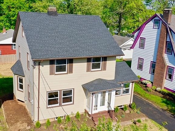 5th image of 31 Vista Ave #33