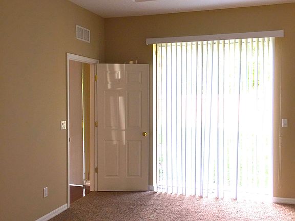 3rd image of 61 Lee Dr